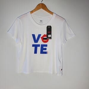 Levi's Hot Lips VOTE white graphic tee  NEW Size XS